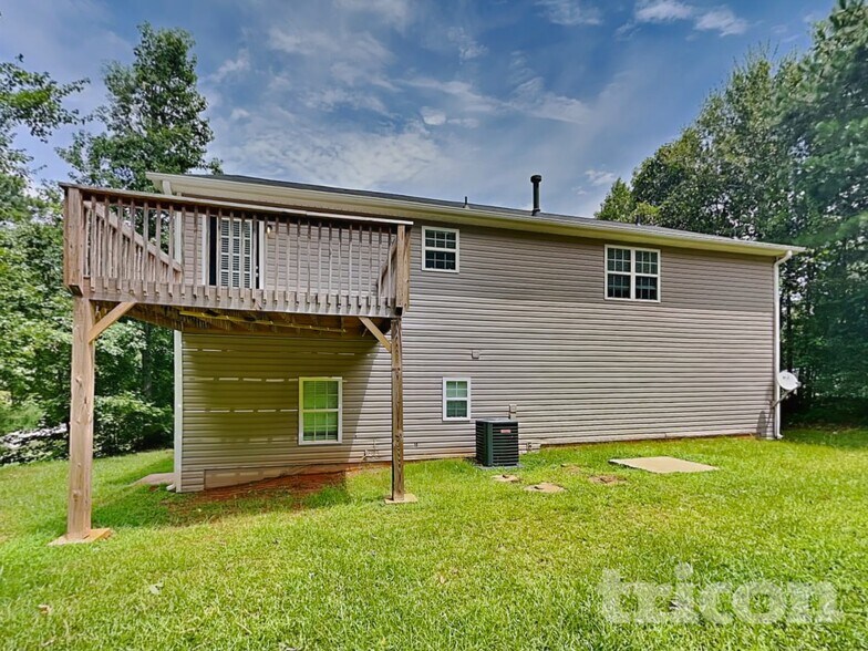 Building Photo - 676 Eagles Nest Cir