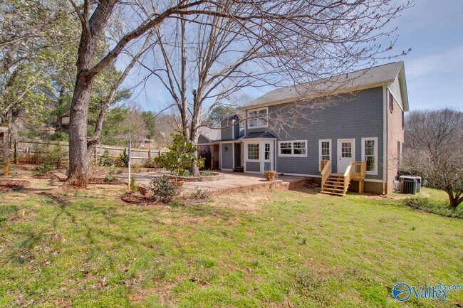 Building Photo - 501 Brenda Dr
