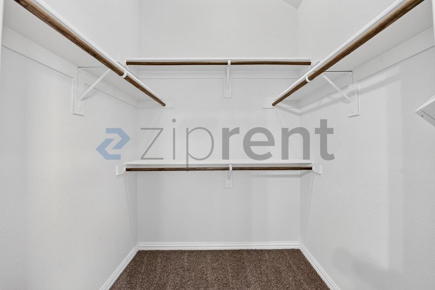 Building Photo - Unit