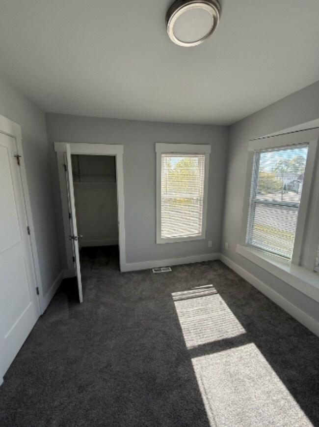 Building Photo - 2519 N College Ave