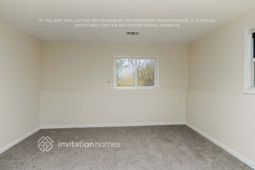 Building Photo - 714 N Pinecrest Rd