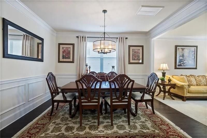 Building Photo - 1440 Dahlia Dr