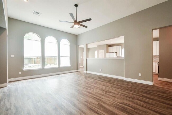 Building Photo - 18 E Knightsbridge Dr
