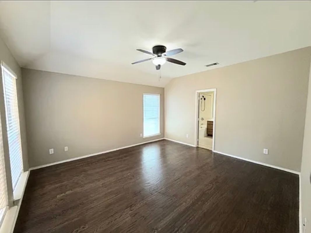 Building Photo - 13645 Valley Mills Dr