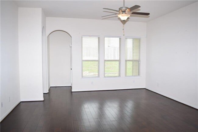 Building Photo - 2013 Pitkin Dr