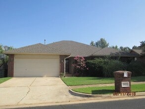 Building Photo - Edmond Home for lease