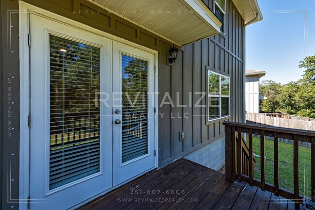 Building Photo - Stunning 2-Story 4 BD 2.5 BA House in Spanish Fort!