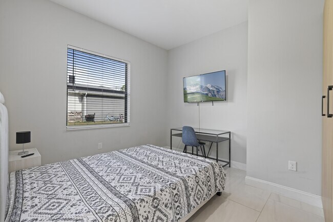 Building Photo - 2011 Olsen Ln