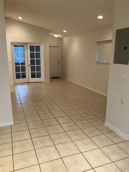 Building Photo - 2125 NW 77th Way