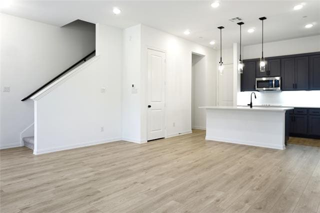 Building Photo - 631 Redwood Wy