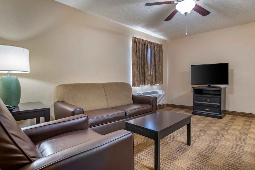 Building Photo - Furnished Studio-Pittsburgh - Airport