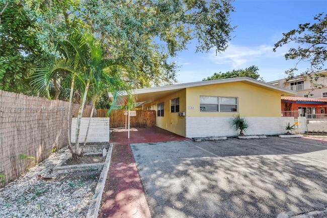 Building Photo - 720 SE 15th St