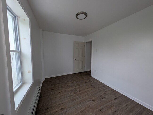Building Photo - 1111 Adriatic Ave