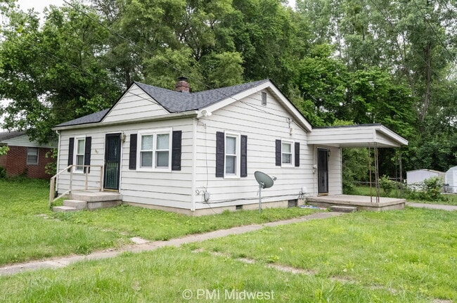 Building Photo - "Charming 3-Bed Home in Indianapolis – Coz...