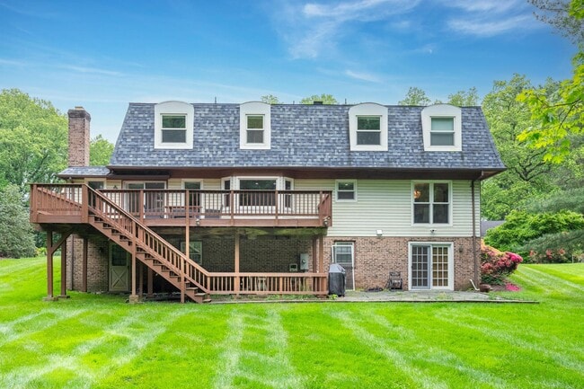 Building Photo - 820 Ridge Dr