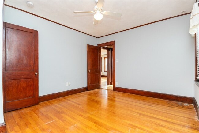 Building Photo - 76 Westglow St