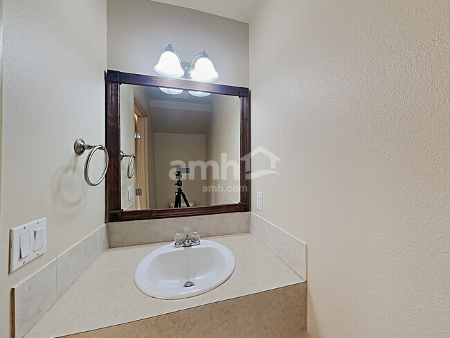 Building Photo - 9609 200th St E