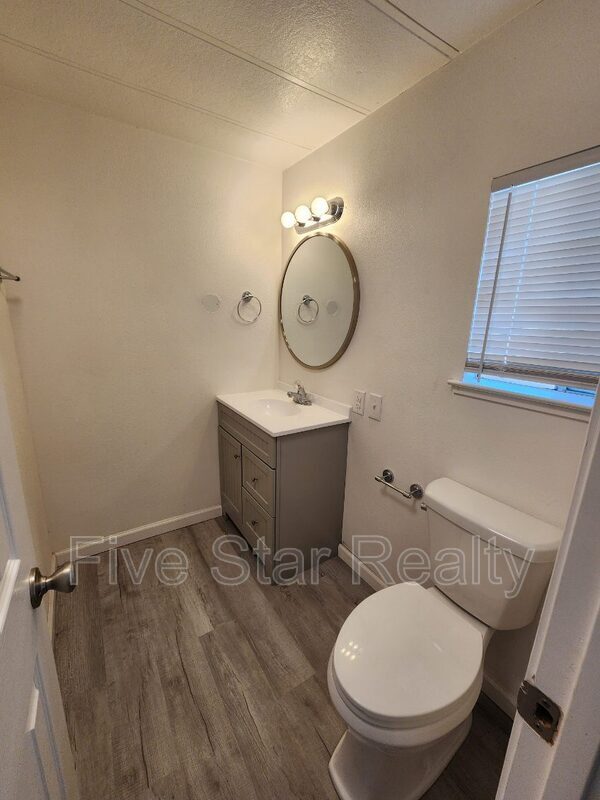 Building Photo - 6184 Mapes Way