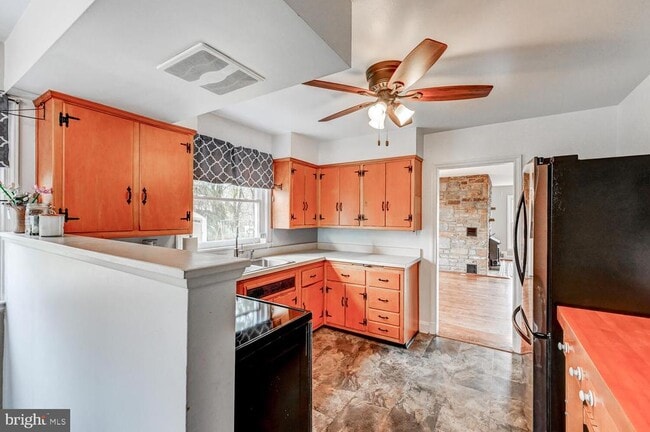 Building Photo - 3925 Dance Mill Rd