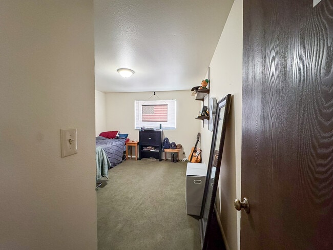 Building Photo - 243 E 400 N