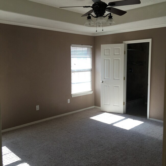 Building Photo - GREAT HOME GREAT LOCATION