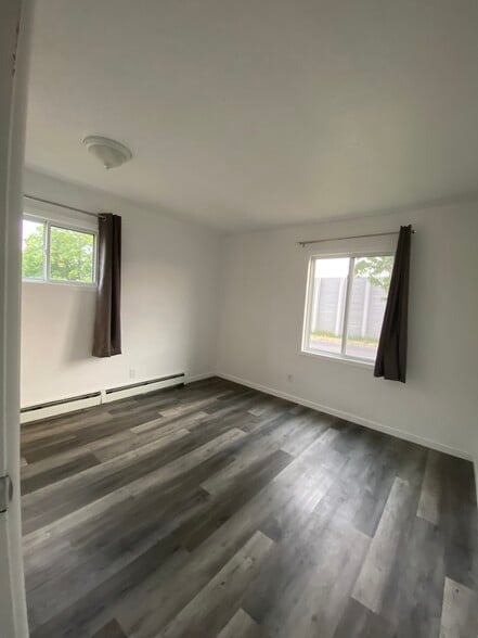 Bedroom #2 - 3 - 2096 Mississippi St