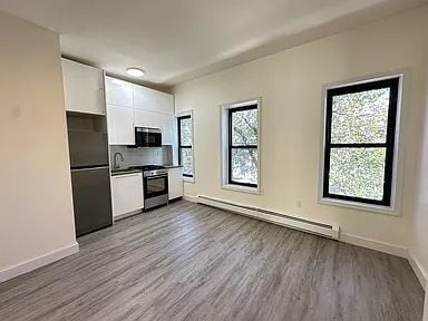Building Photo - "Charming 1-Bed Oasis on Pioneer Street, Brooklyn – Your Perfect Urban Retreat!"