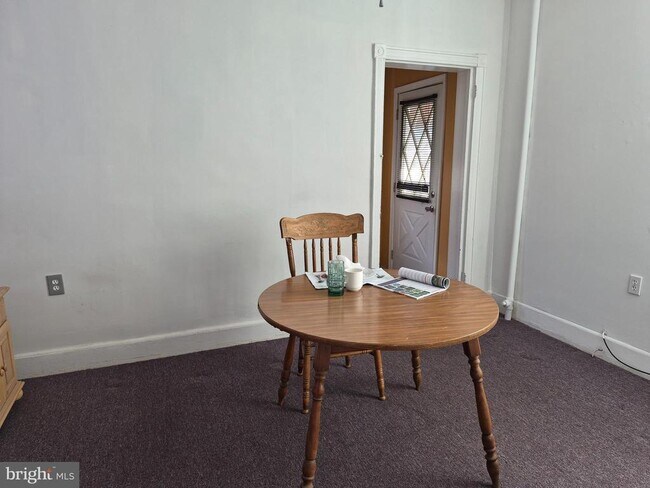 Building Photo - 223 Ryers Ave