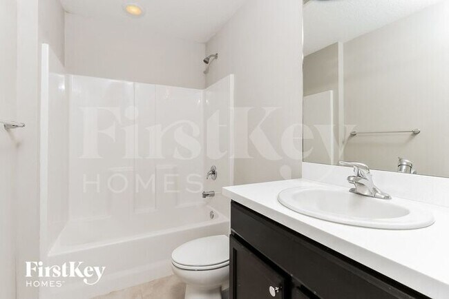 Building Photo - 2568 SW Deckard St