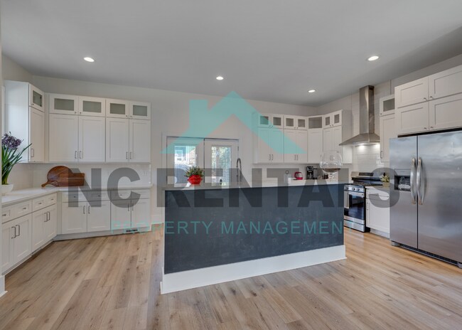 Building Photo - 1501 E Jones St