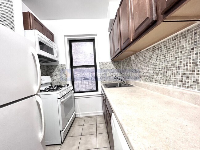 Building Photo - 400 Fort Washington Avenue