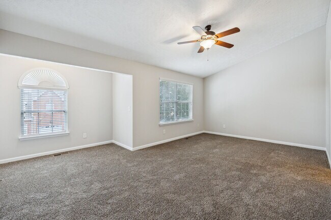 Building Photo - 2120 Lebanon Pike