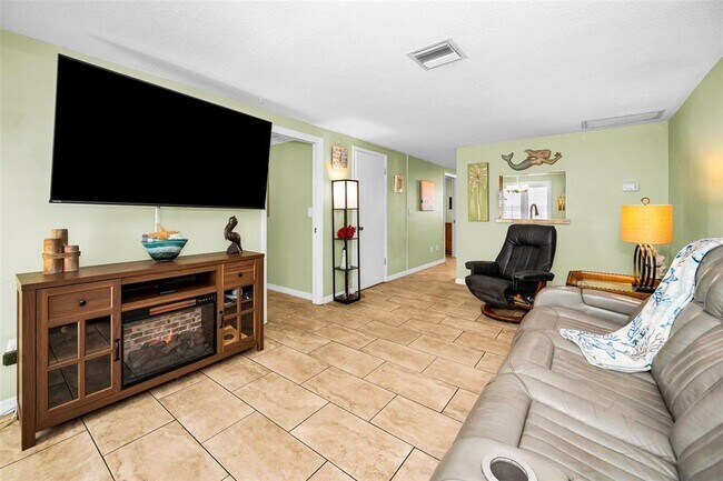 Building Photo - 1000 Crane Ct