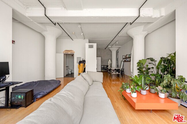 Building Photo - 420 San Pedro St