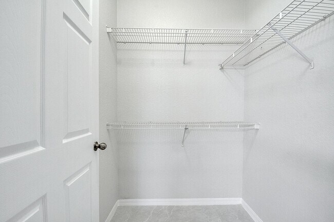 Building Photo - Fully Remodeled 2/2 with Loft in MetroWest...