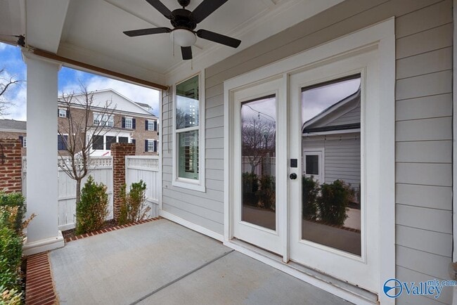 Building Photo - 119 Bienville St