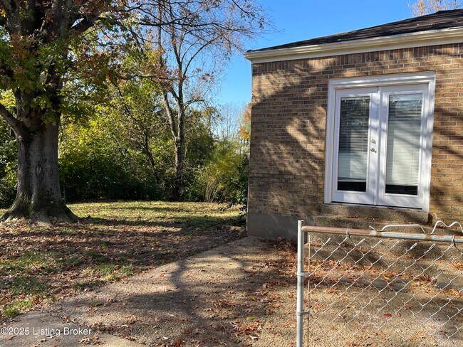 Building Photo - 3010 Arjay Ln