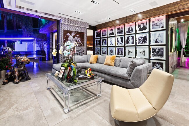 Building Photo - 8356 Sunset View Dr