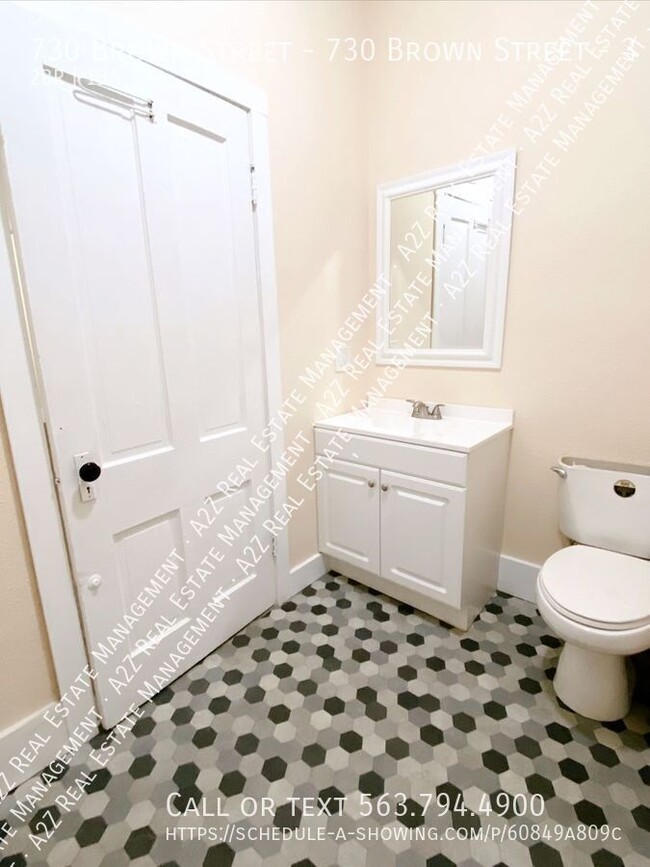 Building Photo - Remodeled 2 BDR + 1Bath Apartment