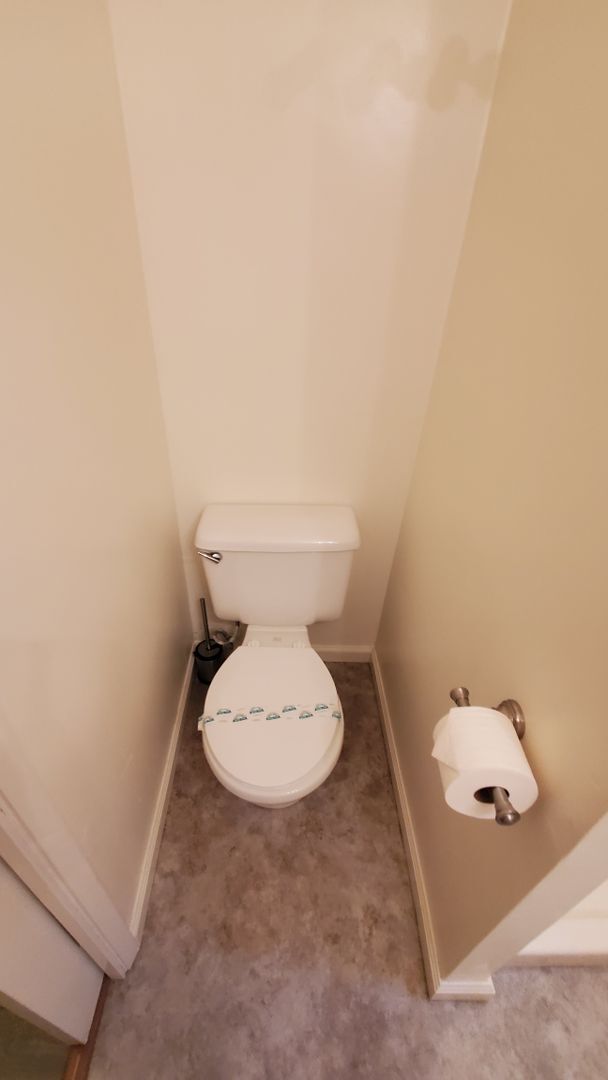 Building Photo - 2 Bedroom 1 Bath Duplex In Sierra Village With Trash & Water Included!!!