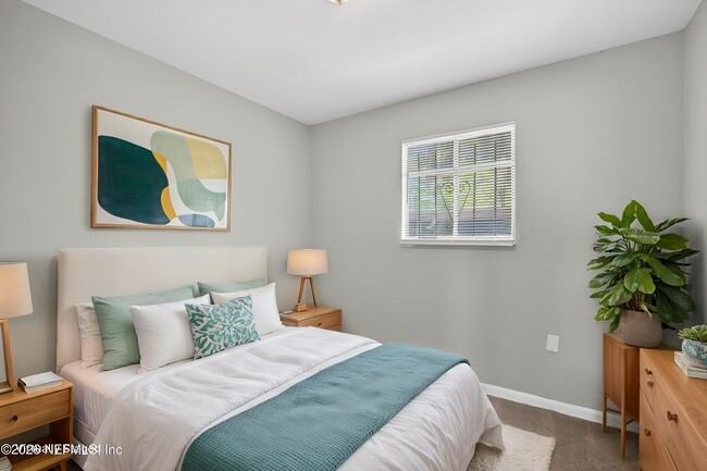 Building Photo - 6955 Miss Muffet Ln S