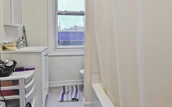 Building Photo - 363 5th St