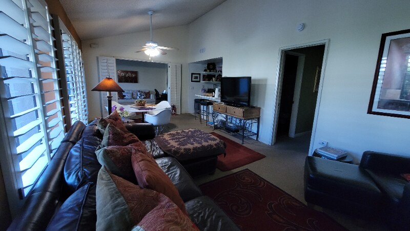 Building Photo - 1100 E Amado Rd