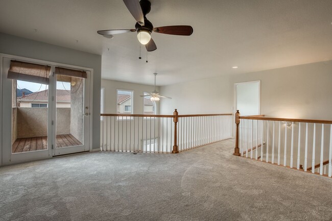 Building Photo - Spacious townhome in desirable Northgate c...