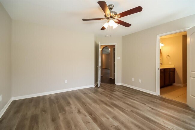 Building Photo - 12039 Fairquarter Ln