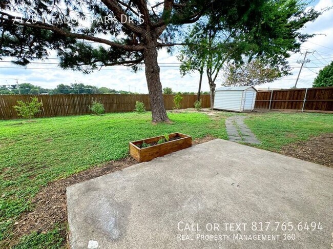 Building Photo - Freshly updated North Richland Hills home ...