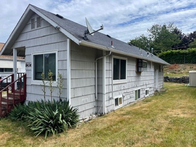 Building Photo - CHARMING 3 BEDROOM IN SEATTLE
