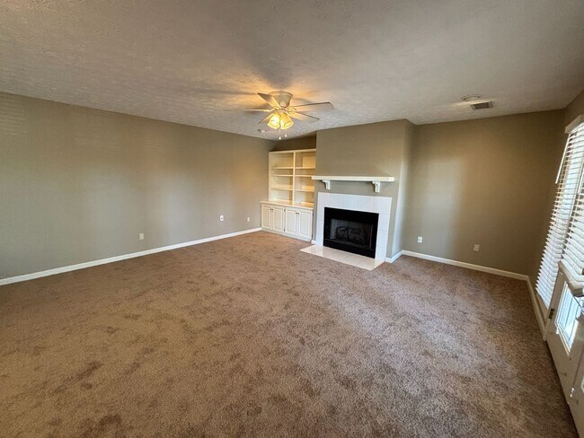 Building Photo - 1338 Virginia St