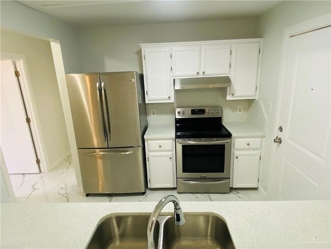 Building Photo - 3105 E Laurel St