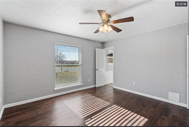 Building Photo - 4646 SE Caber Cir